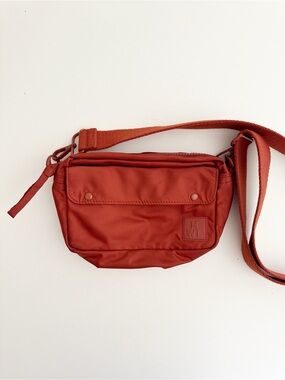 Madewell burnt orange The Sport Camera Bag